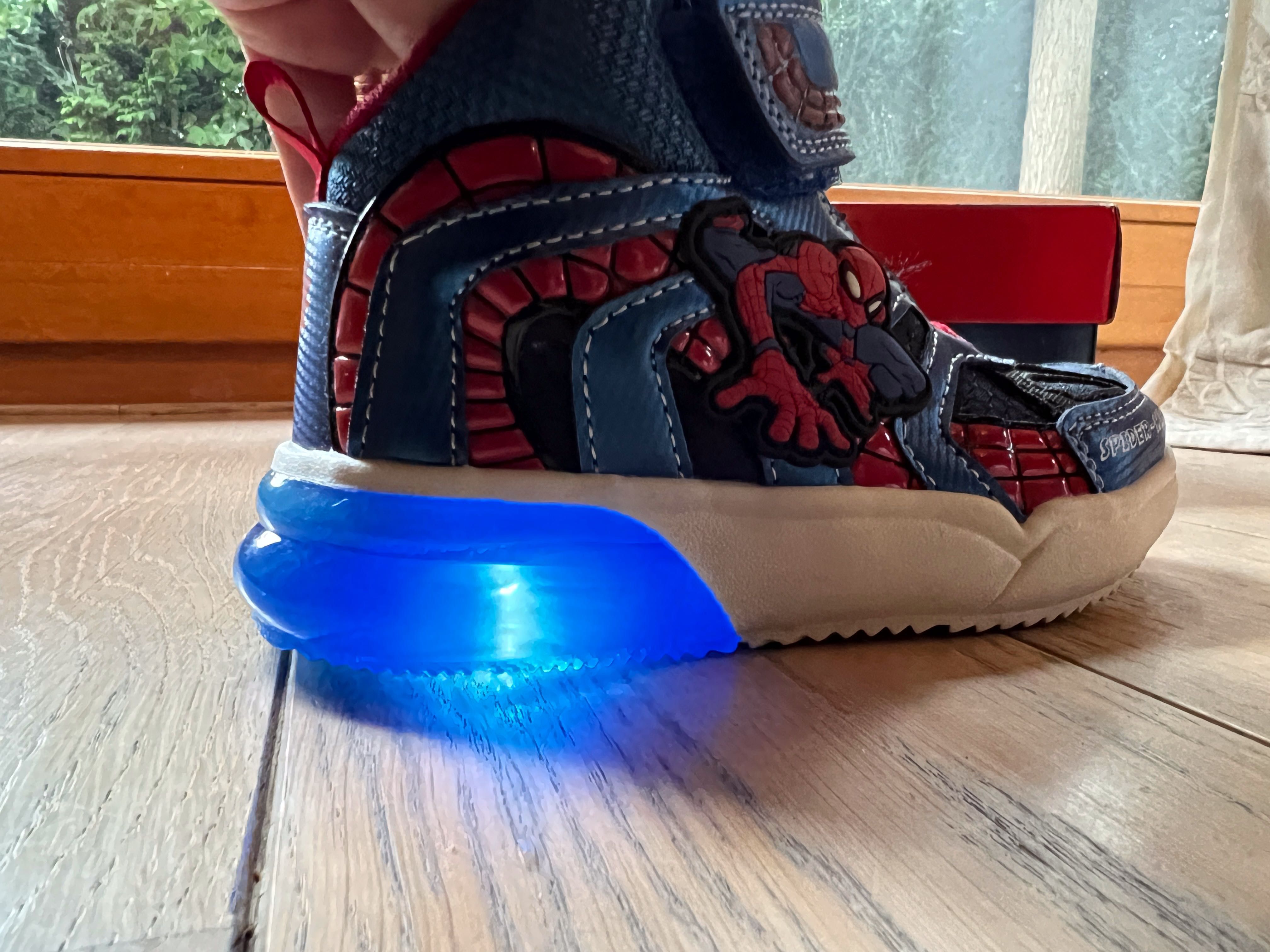 sneakersy jesienne Geox LED respira Spiderman na rzep roz 31/19,5 cm