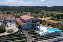 Casa / Villa T6 em Secarias de 398,00 m2