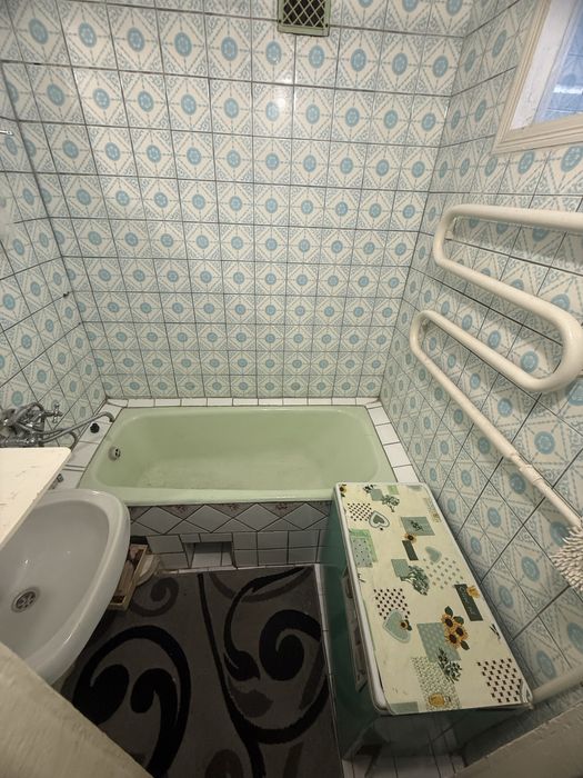 Здам 1 кім на Київській меблі та техніка