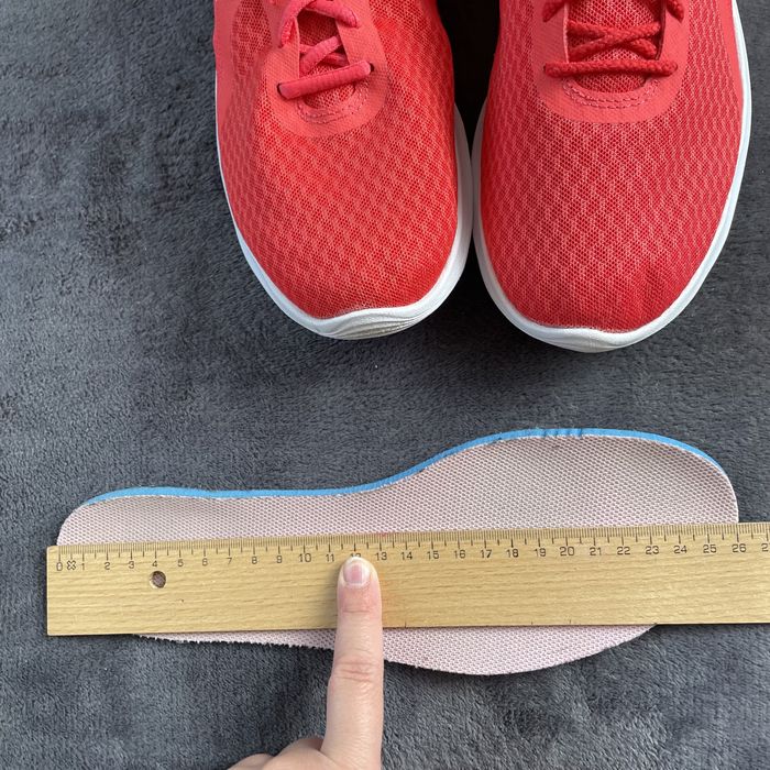 Жіночі кросівки Nike revolution 4. P. 40,5. Ідеал!!!