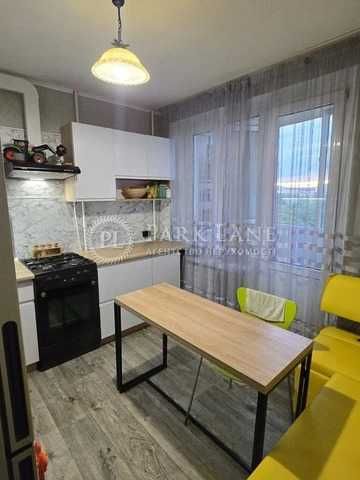 Продаж 1-кім. квартири  з Видом на Парк М. Дарниця 5хв.