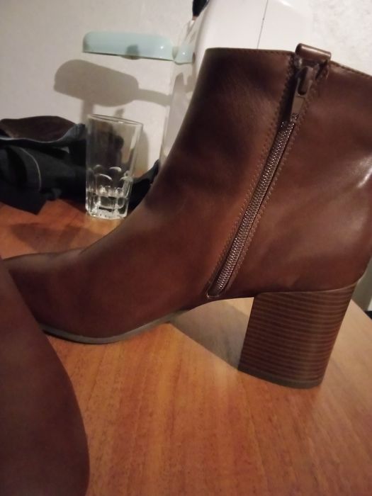 Чобітки жіночі вкорочені.