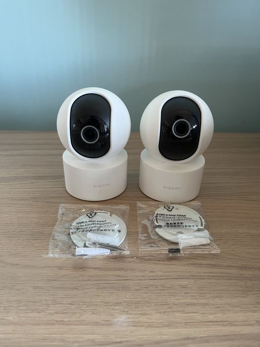 Dwie kamery Xiaomi c200