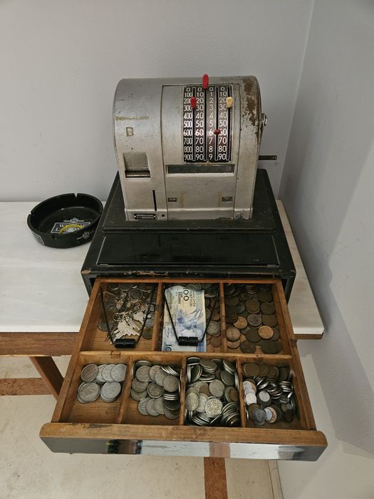 Máquina registadora antiga