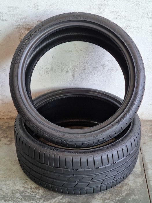 2 Pneus HANKOOK Semi Novos 235/35R19