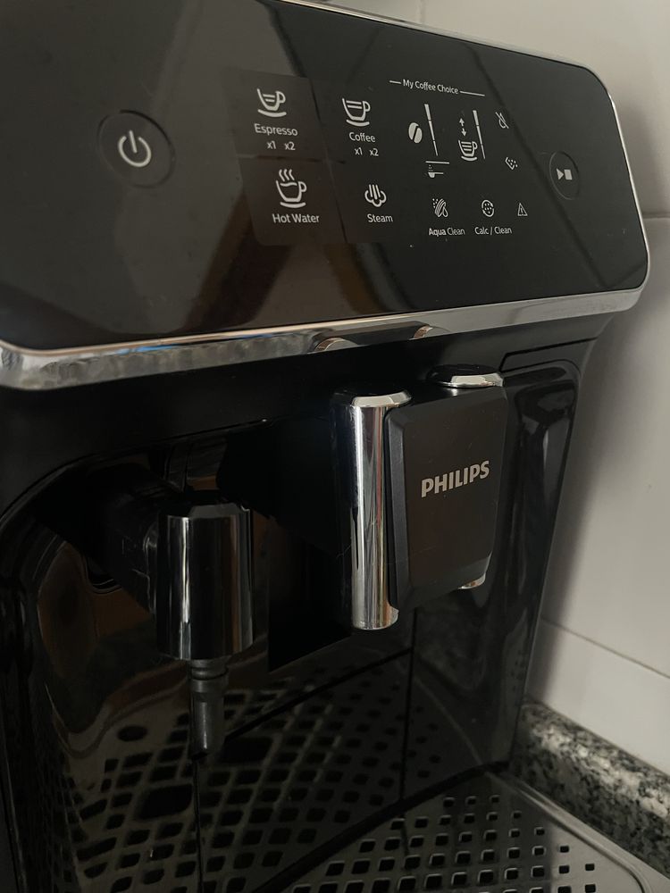 Máquina de Café Automática PHILIPS EP2221/40