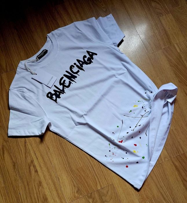 T-shirt Balenciaga   -  excelente qualidade