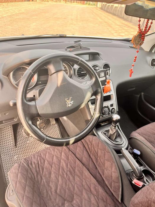 Проється Peugeot