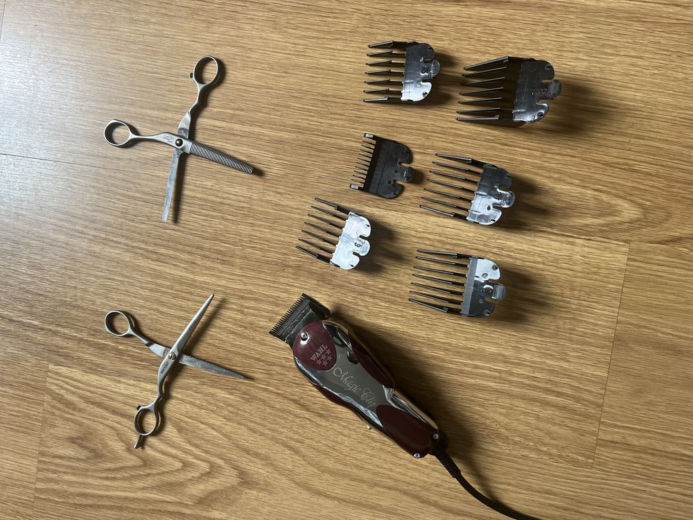 Maquina de cortar cabelo com pentes e 2 tesouras profissionais