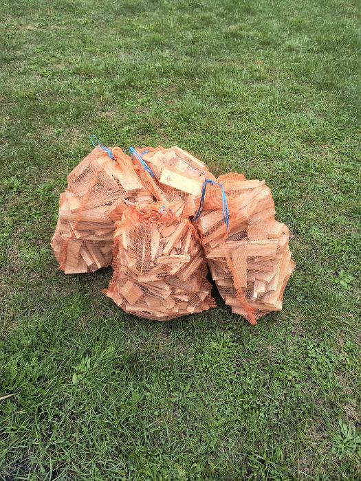 Worek opału, drewno opałowe mieszane