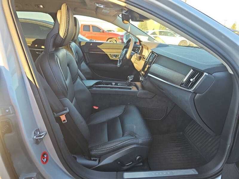 2018 Volvo V90 Cross Country