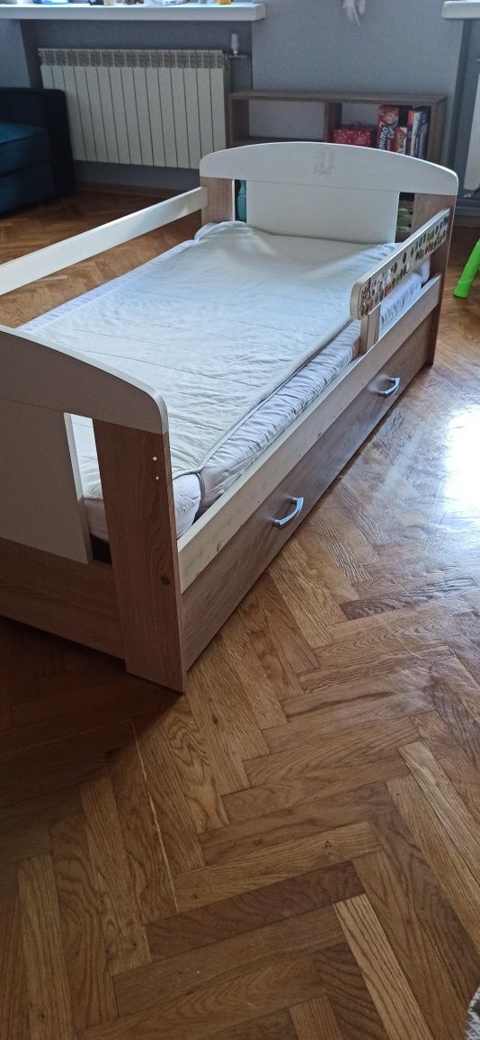 Łóżko dziecięce pojedyncze 160x80 + materac + ochraniacz materaca