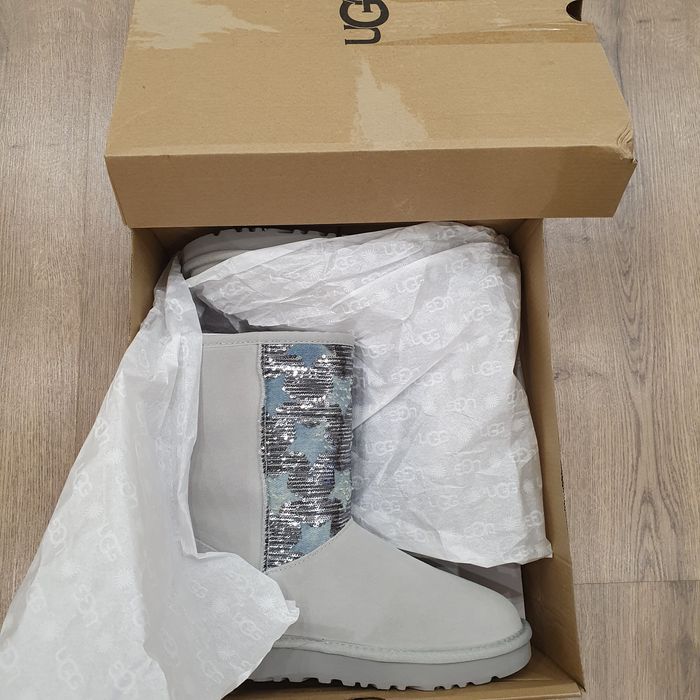 UGG Classic Short Sequin