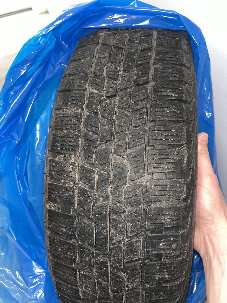 Dwie opony Firestone wielosozonowe 195/65 R15