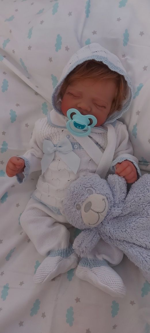 Bebe reborn realista menina com 50 cm com enxoval
