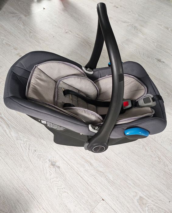 Продам автокресло 0-13кг