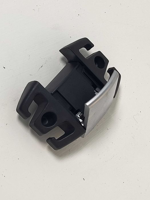 Clipe de retenção da bandeja de carga interna GENUÍNO