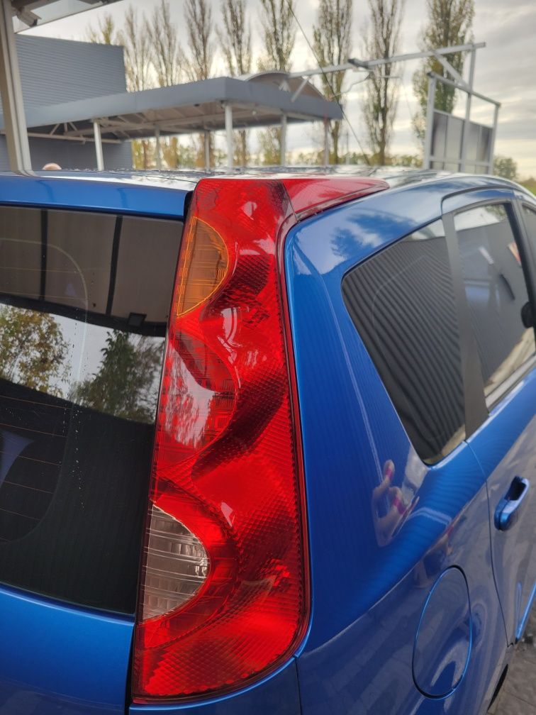 Nissan  note 1,6 automatic