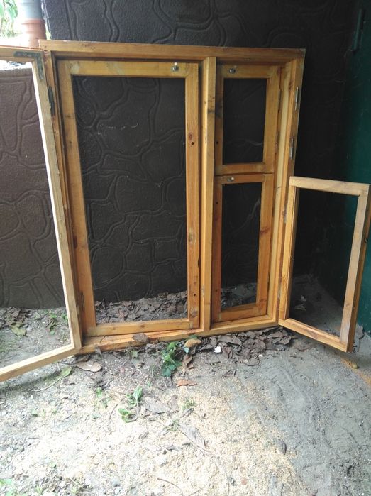 Окна деревянные, с рамой