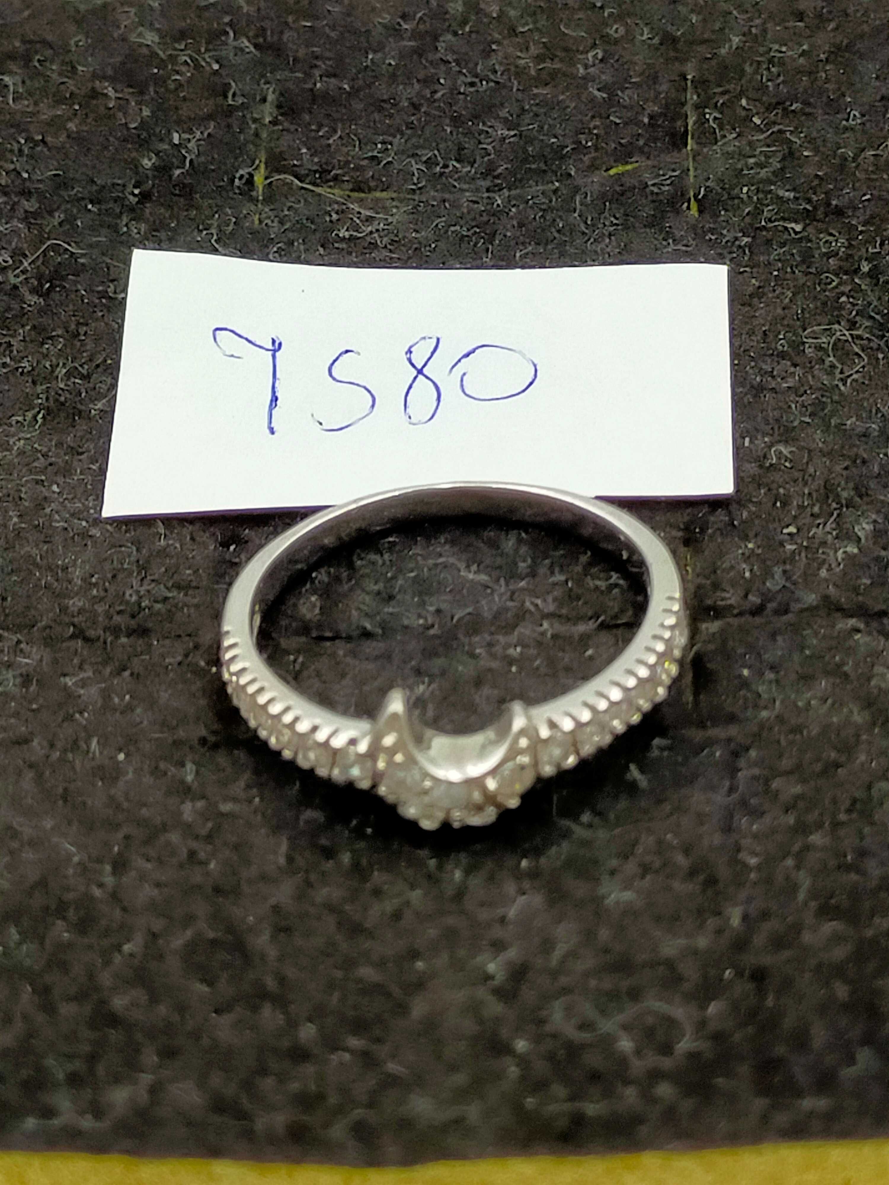 Srebrny pierścionek 925 JS80