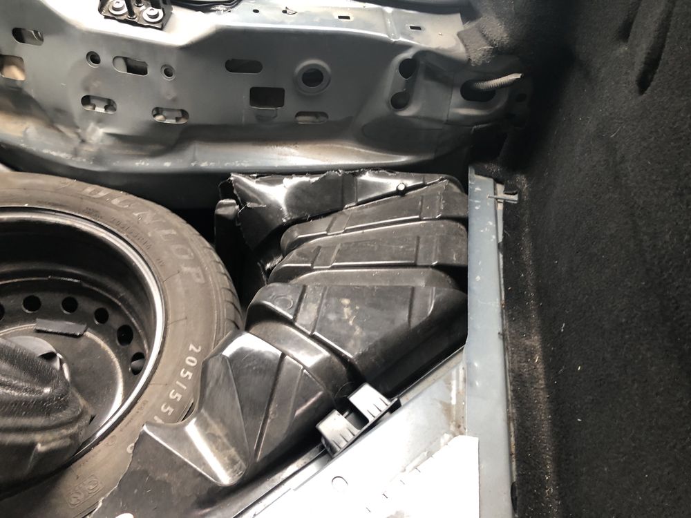 Renault Megane lekko uszkodzony; Ładna wersja