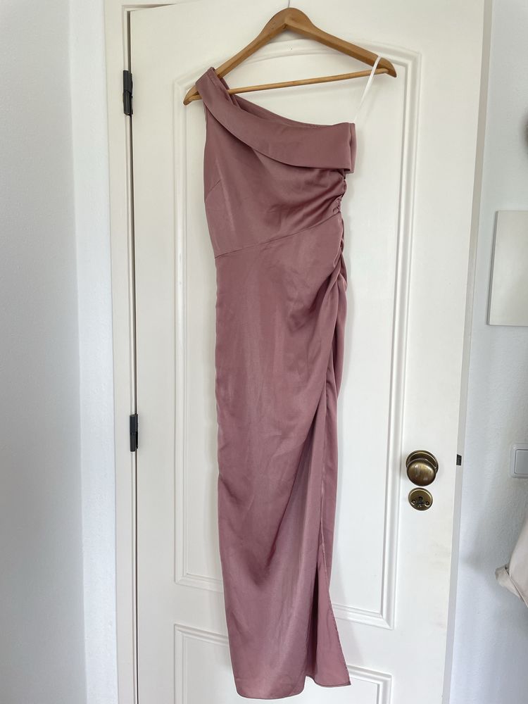 Vestidos/ macacões de festa