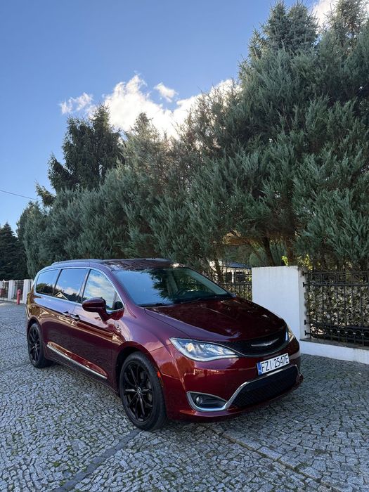 Chrysler Pacifica 4x4 idealna z Niemiec