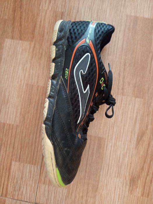 Chuteiras futsal joma