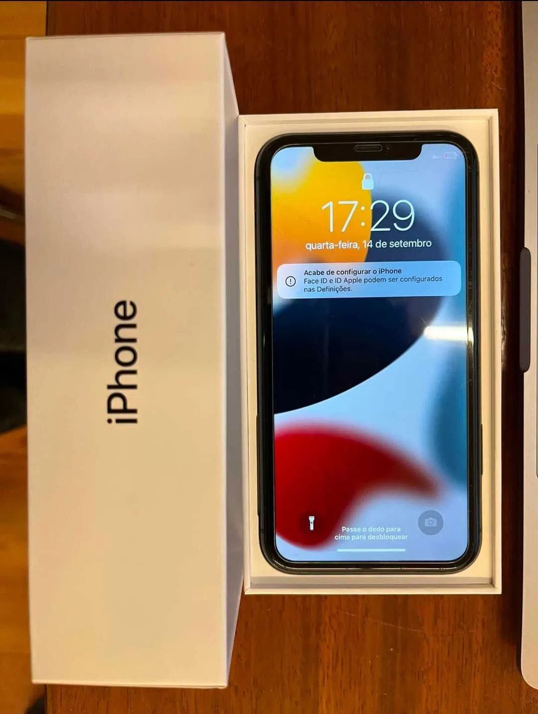 iPhone 11 com garantia na caixa