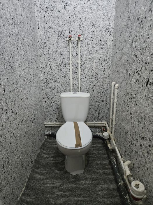 Вигідна ціна! Простора двокімнатна, цегла, ЗАЗ, з бойлером