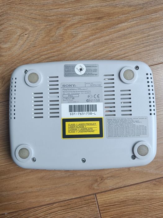Konsola Sony PlayStation 1 slim SCPH-102 z 2 kontrolerami