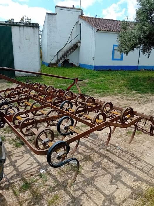 Vibrocultor  com rolo