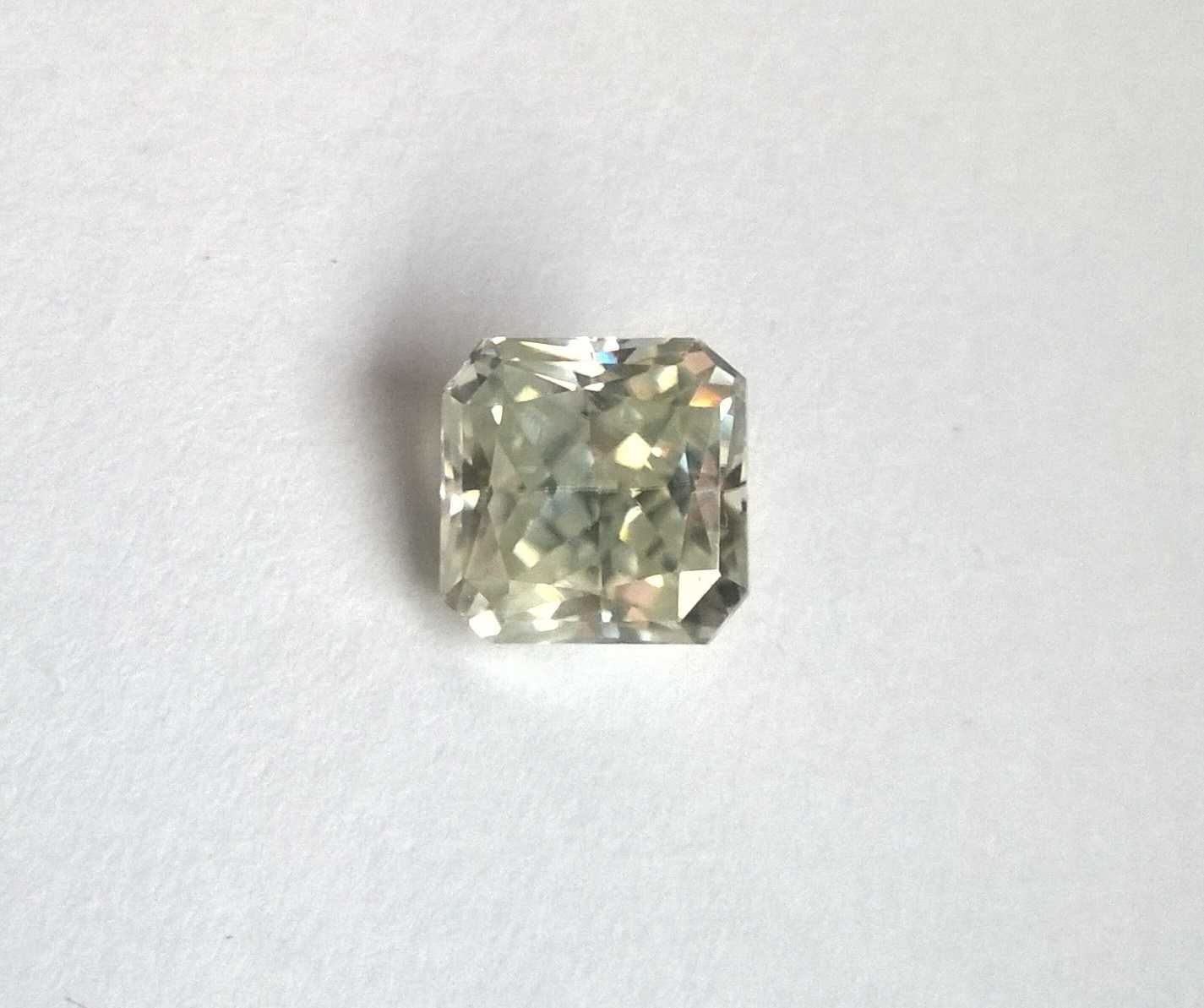 4 Ct   Biały Moissanit   10  mm   VVS1    octagon
