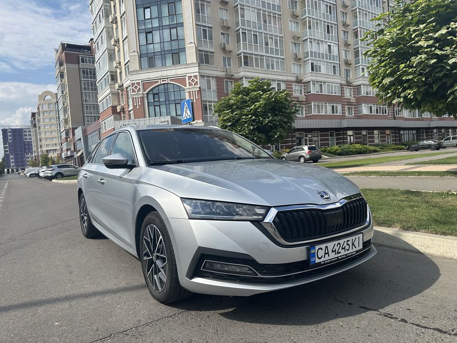 Автомобіль шкода Октавія А8