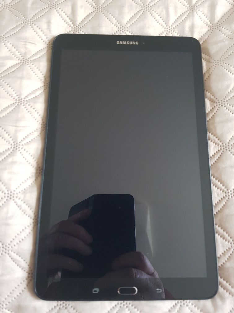 Tablet Samsung SM-T560