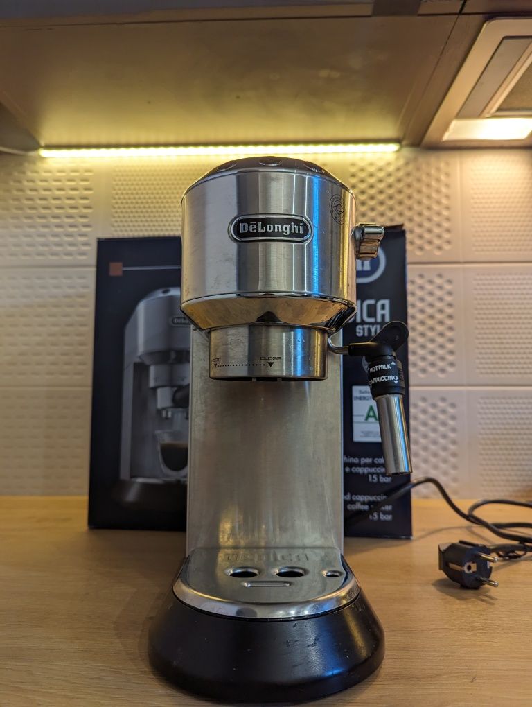 Кавоварка DeLonghi EC 685.M