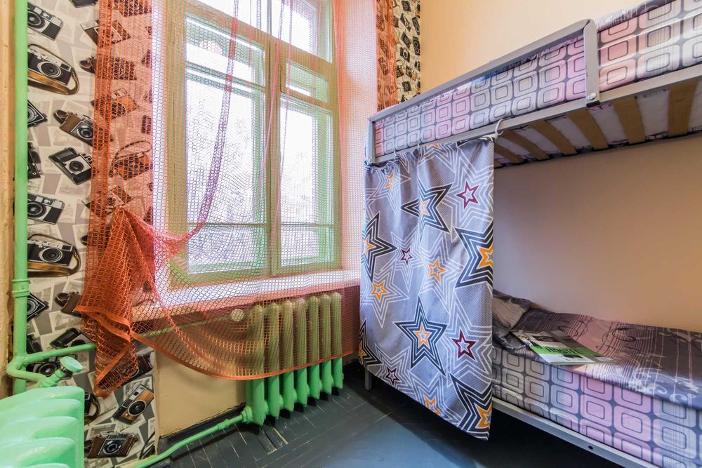 Подселение в 4х мест.комнату! Неделя 600 грн. Воздухофлотский пр.