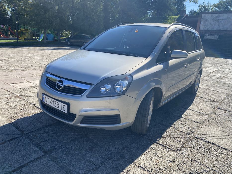 Opel Zafira 2005 рік 1.6 бензин