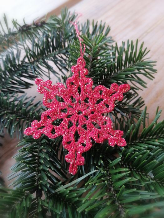 Gwiazdki szydełkowe na choinkę, rękodzieło