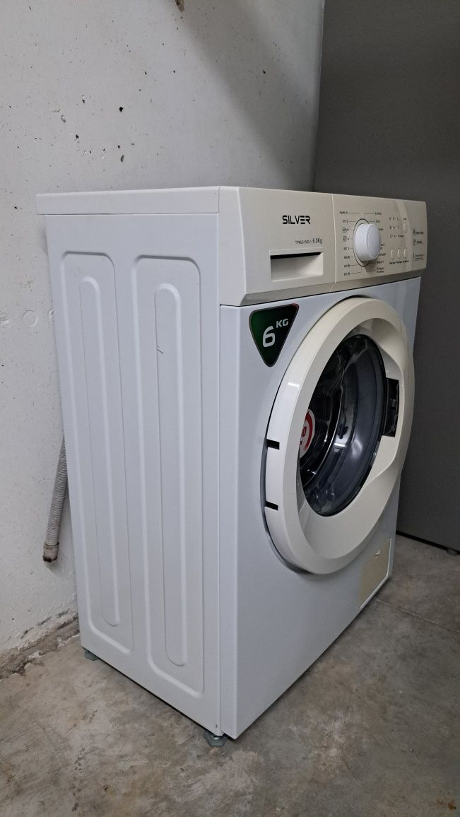 Maquina Lavar roupa Silver 6 Kg