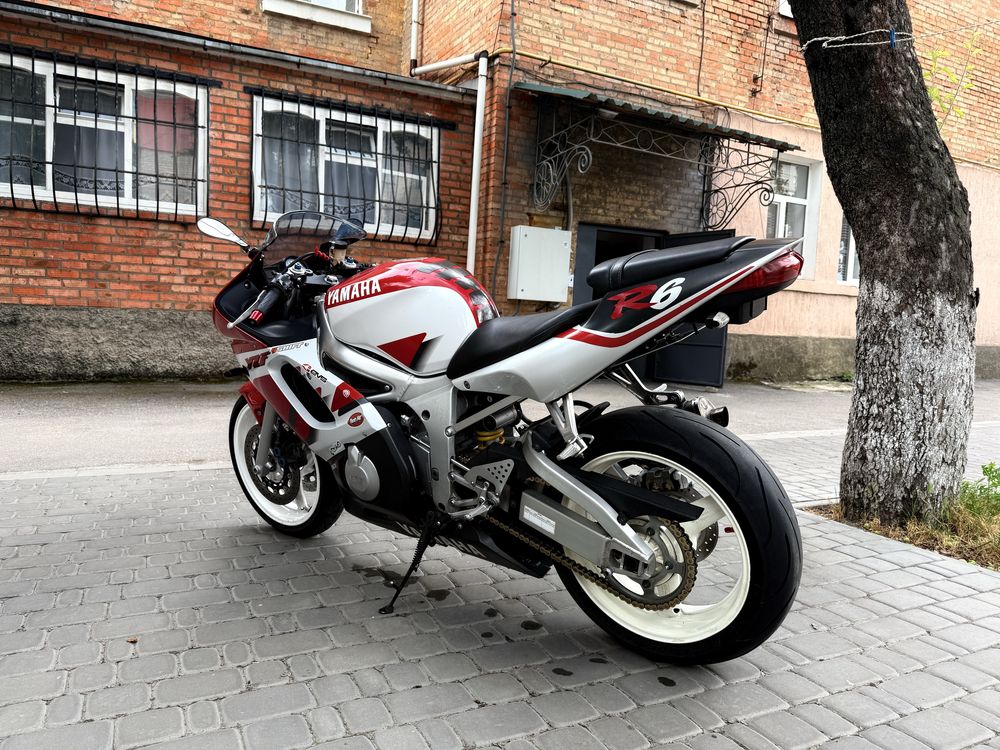 Yamaha R6 2000,весь в оригіналі