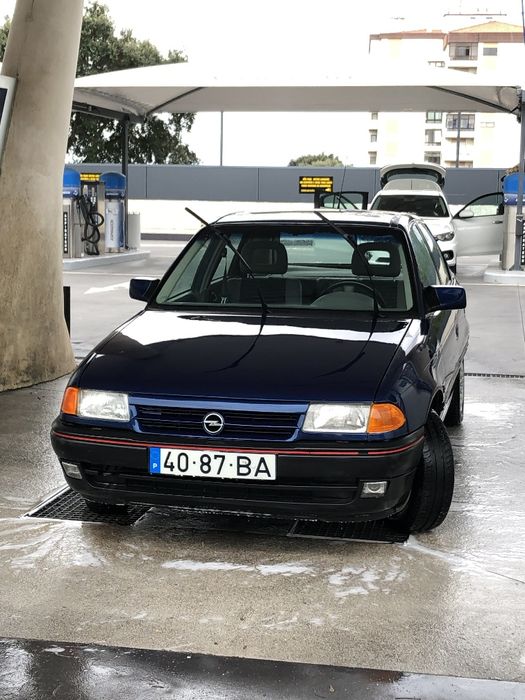 Opel Astra F GT 1.4 gasolina