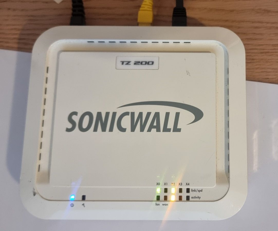 SonicWall TZ200 router / firewall / vpn