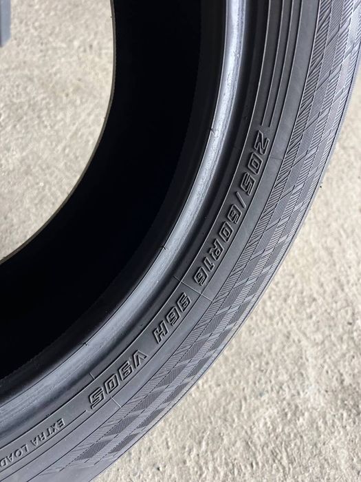 Шини 205/60 r16 96H Yokohama BluEarth Winter V905 2019рік (355)