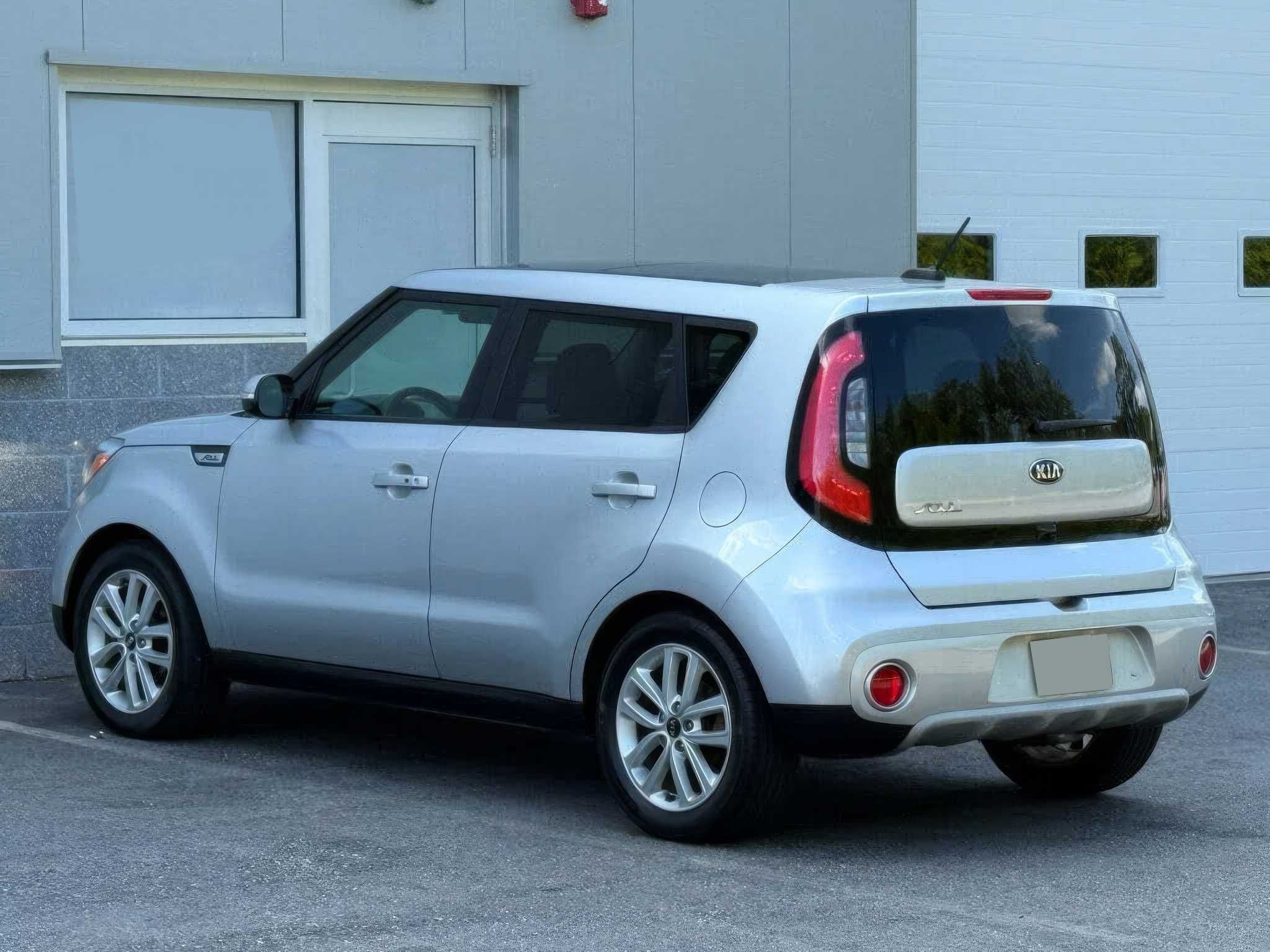 2019 Kia Soul + FWD