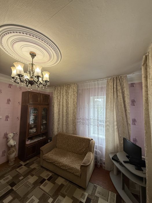 Продается хороший газифицированый дом. Славянск.