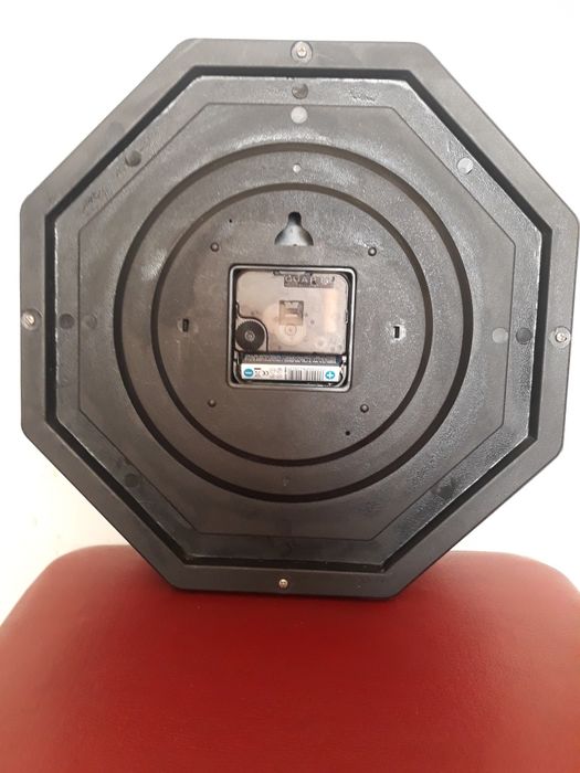 Часы кварцевые настенные