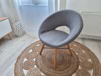 Fotel skandynawski Jysk loft szare obicie drewno