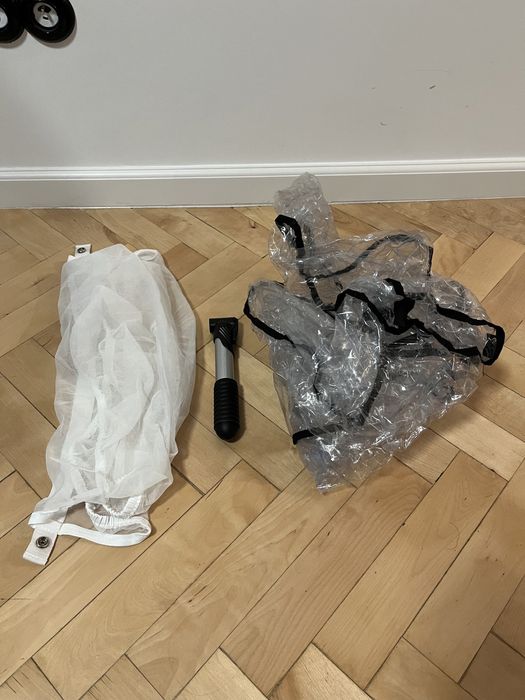 Wózek 2w1 z pompowanyni kołami Navington, spacerówka, gondola