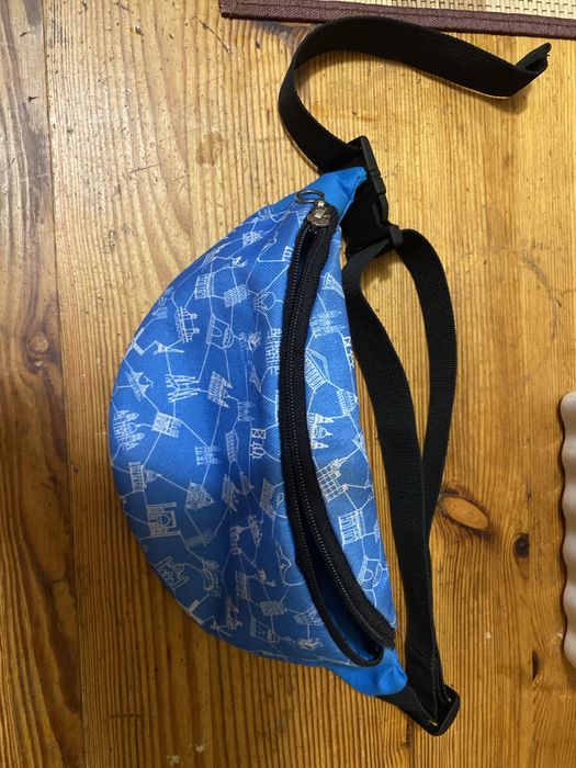 Сумка-бананка голуба